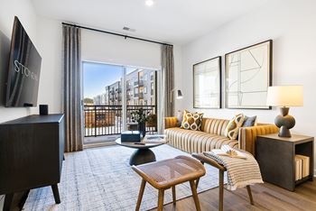 Soaring 9-foot to 10-foot ceilings